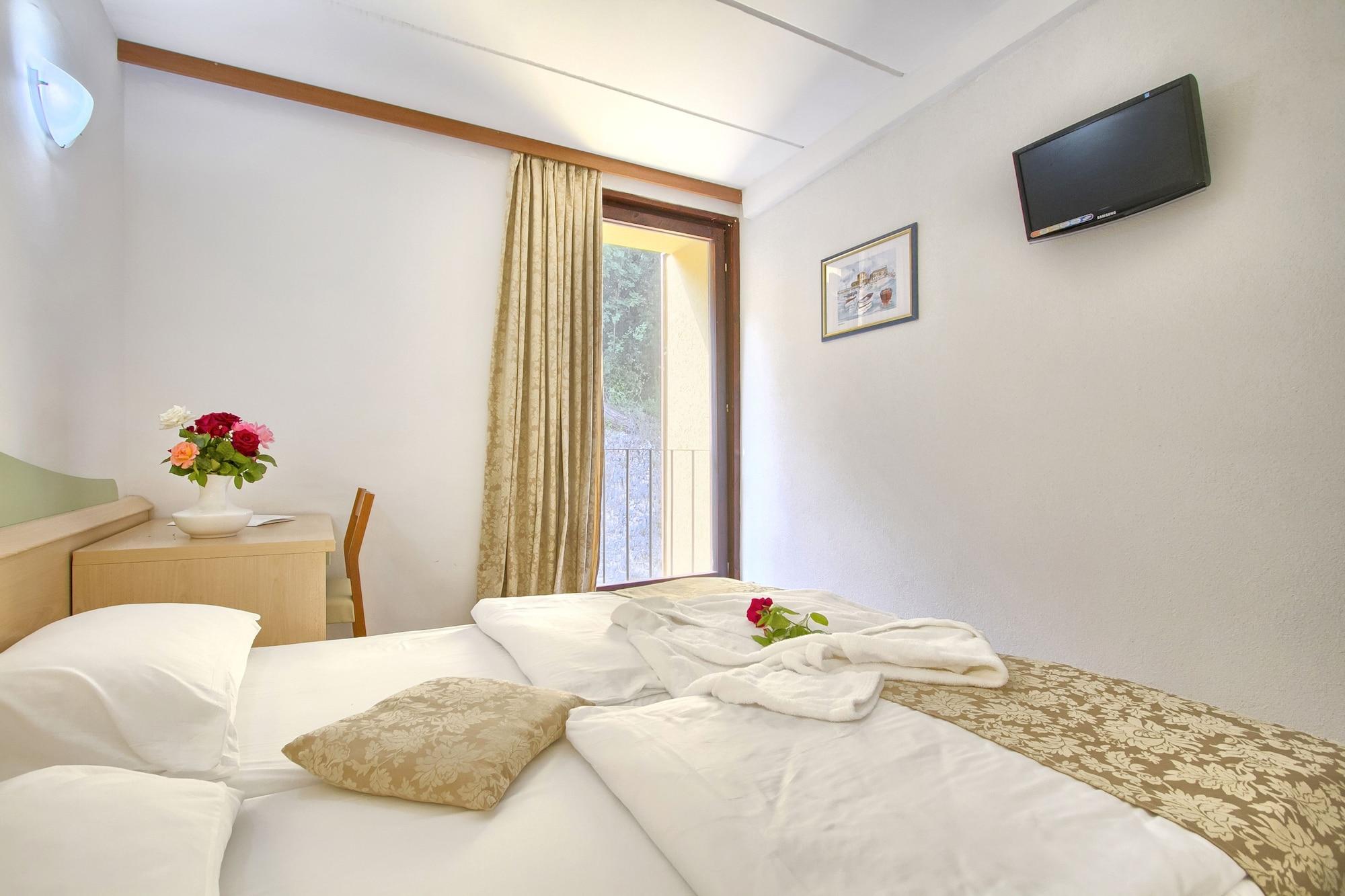 Hotel Mimosa - Lido Palace Rabac Exterior photo